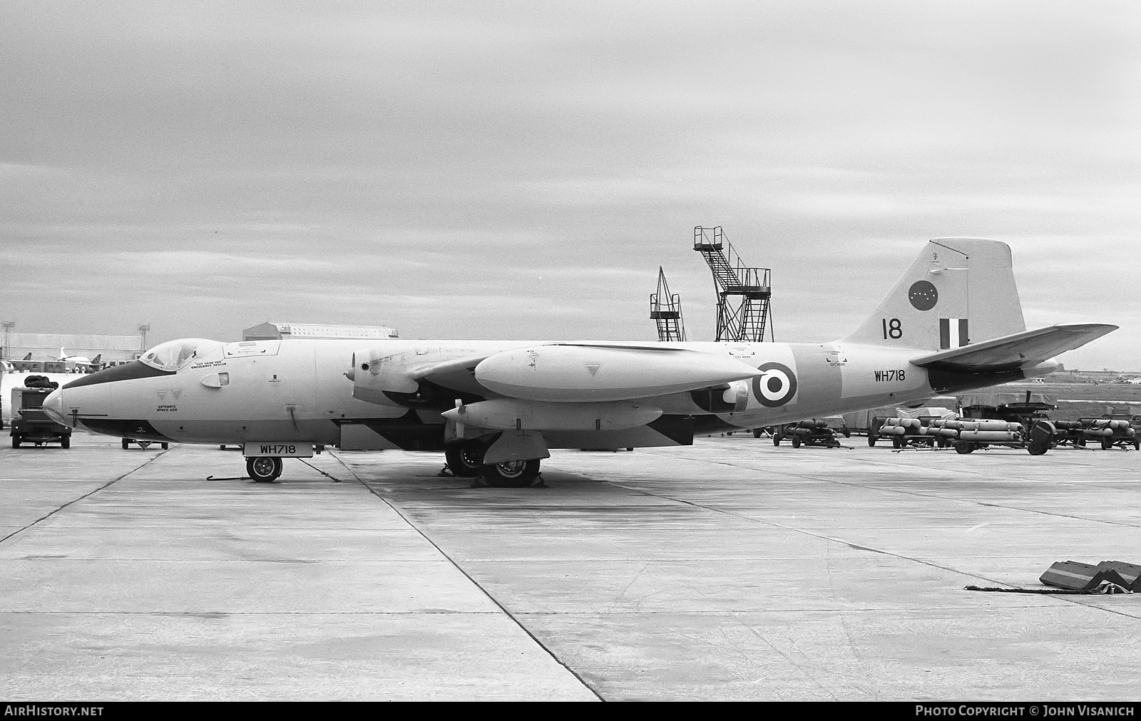 Aircraft Photo of WH718 | English Electric Canberra TT18 | UK - Air Force | AirHistory.net #412590