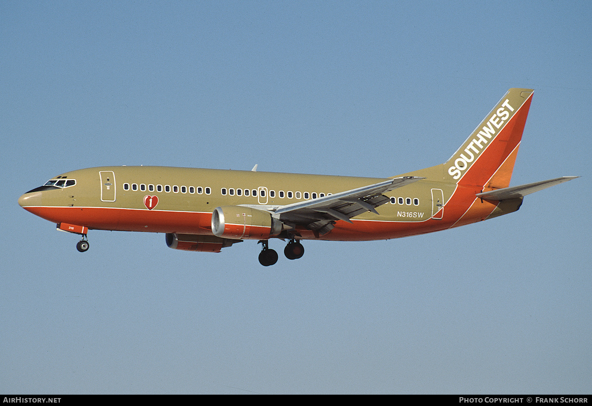 Aircraft Photo of N316SW | Boeing 737-3H4 | Southwest Airlines | AirHistory.net #412809
