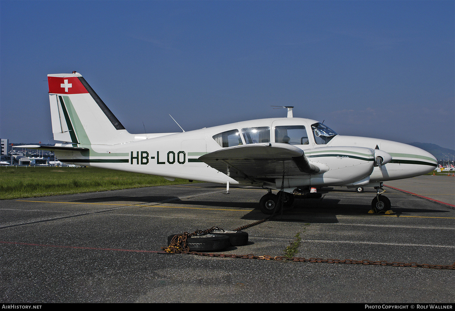 Aircraft Photo of HB-LOO | Piper PA-23-250 Aztec | AirHistory.net #412908