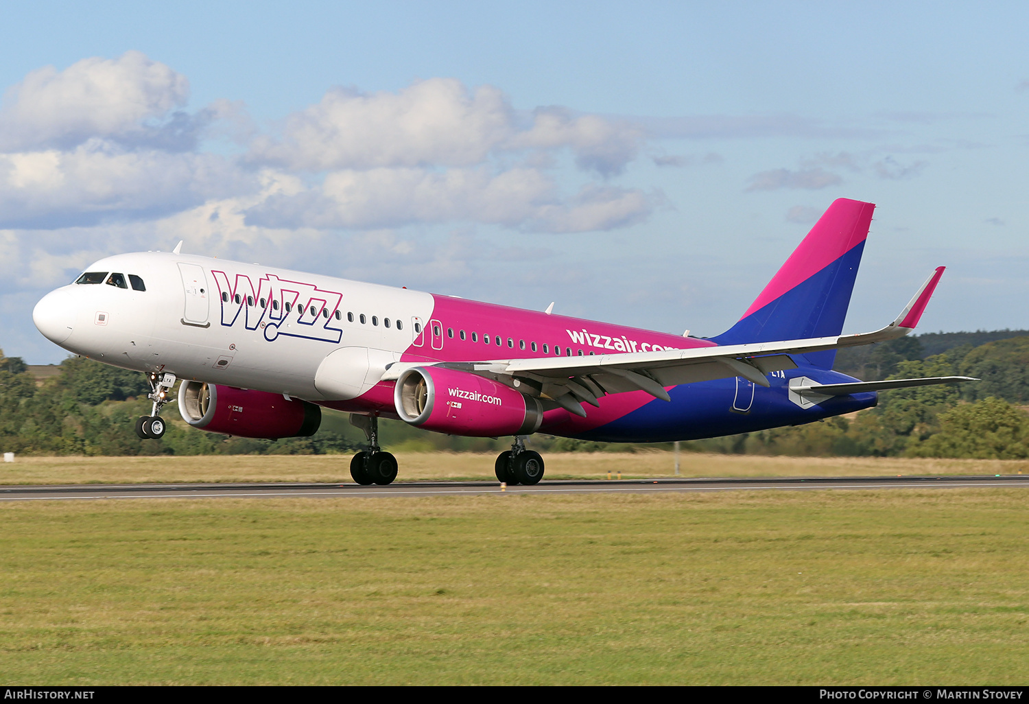 Aircraft Photo of HA-LYA | Airbus A320-232 | Wizz Air | AirHistory.net #413062