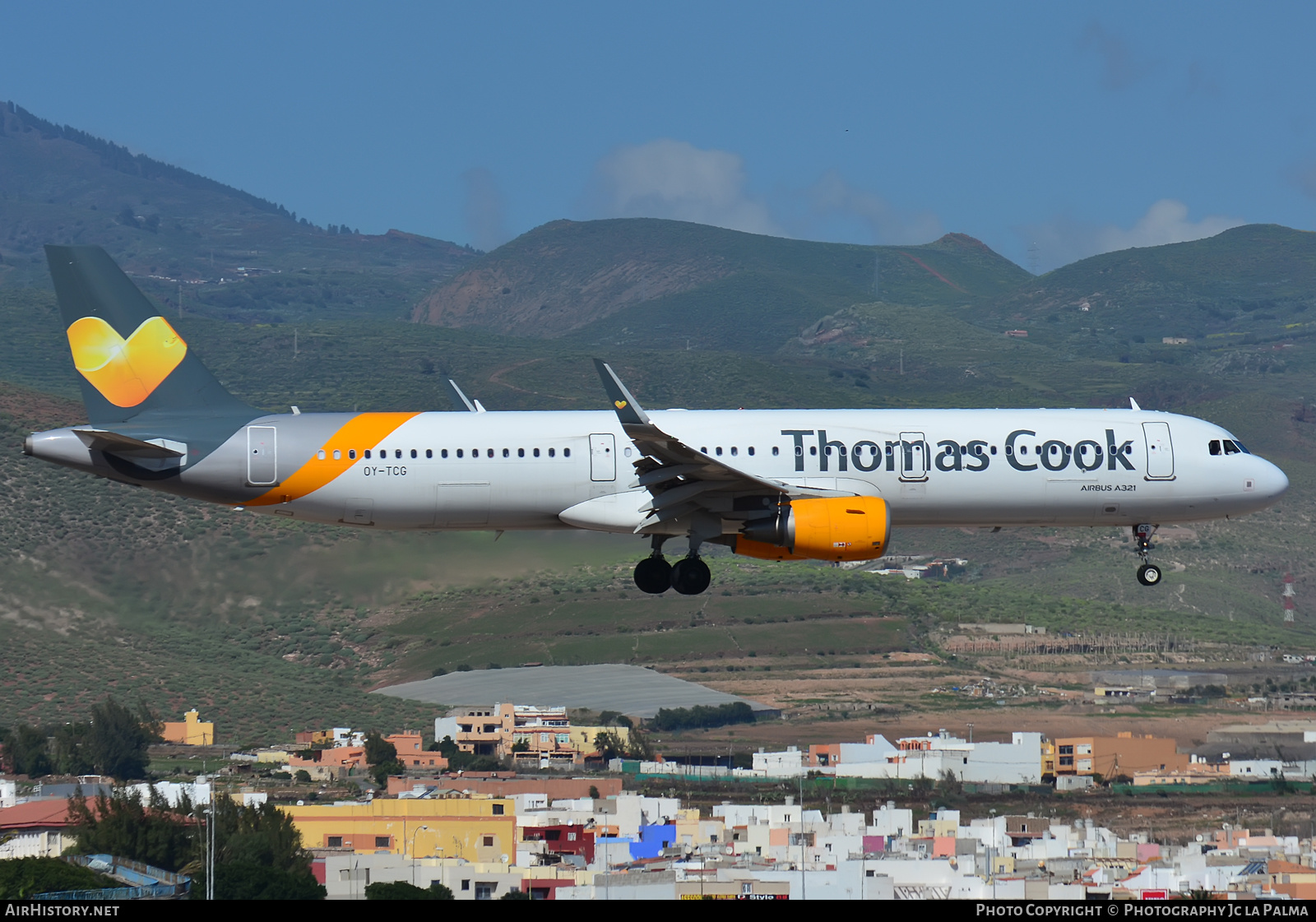 Aircraft Photo of OY-TCG | Airbus A321-211 | Thomas Cook Airlines | AirHistory.net #413071