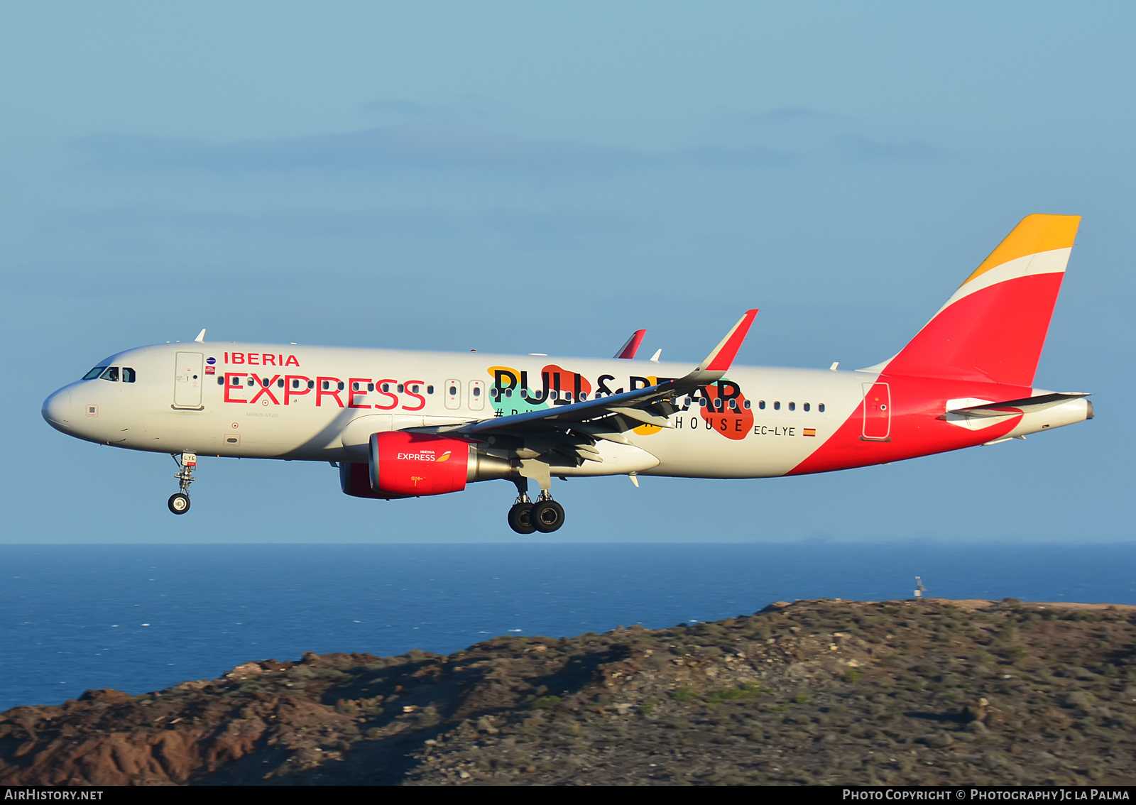 Aircraft Photo of EC-LYE | Airbus A320-216 | Iberia Express | AirHistory.net #413150