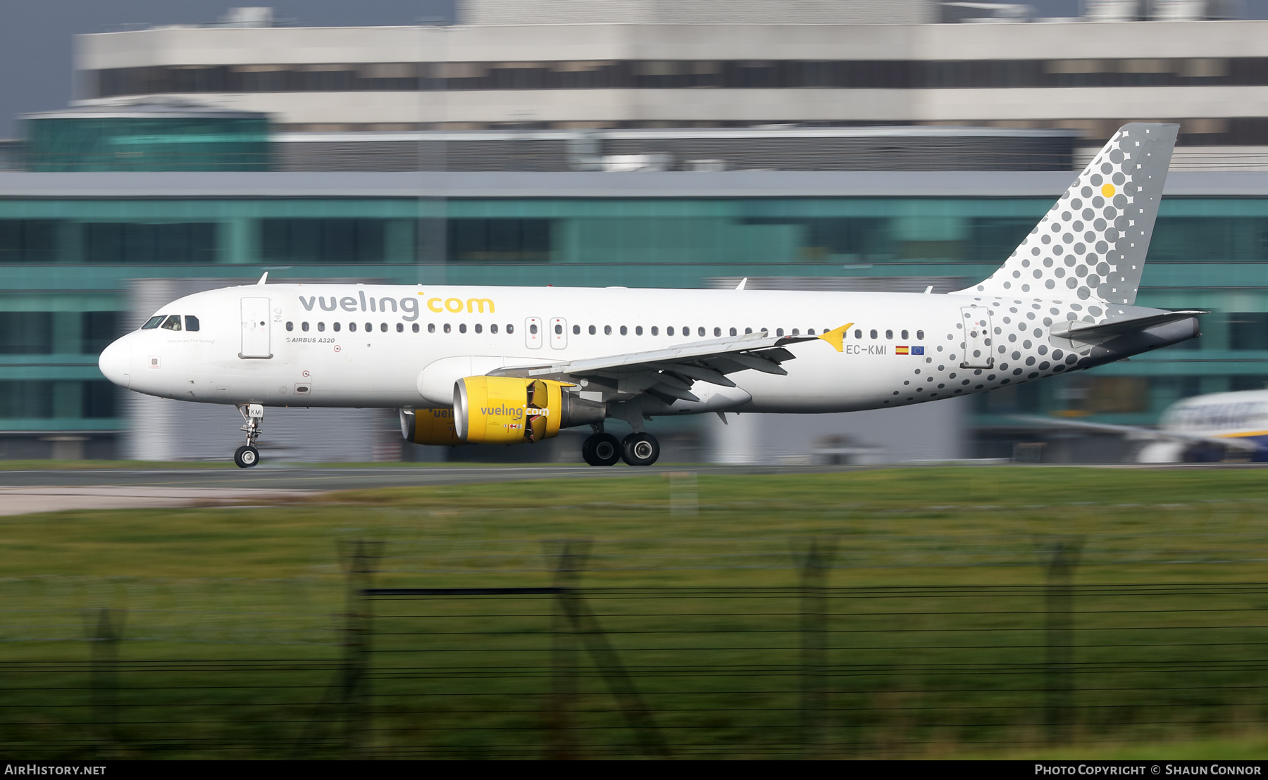 Aircraft Photo of EC-KMI | Airbus A320-216 | Vueling Airlines | AirHistory.net #413168