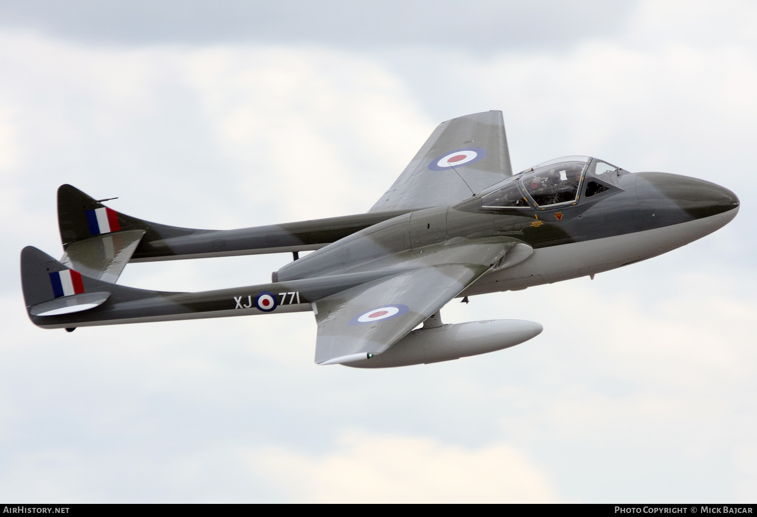Aircraft Photo of G-HELV / XJ771 | De Havilland D.H. 115 Vampire T55 | UK - Air Force | AirHistory.net #413241