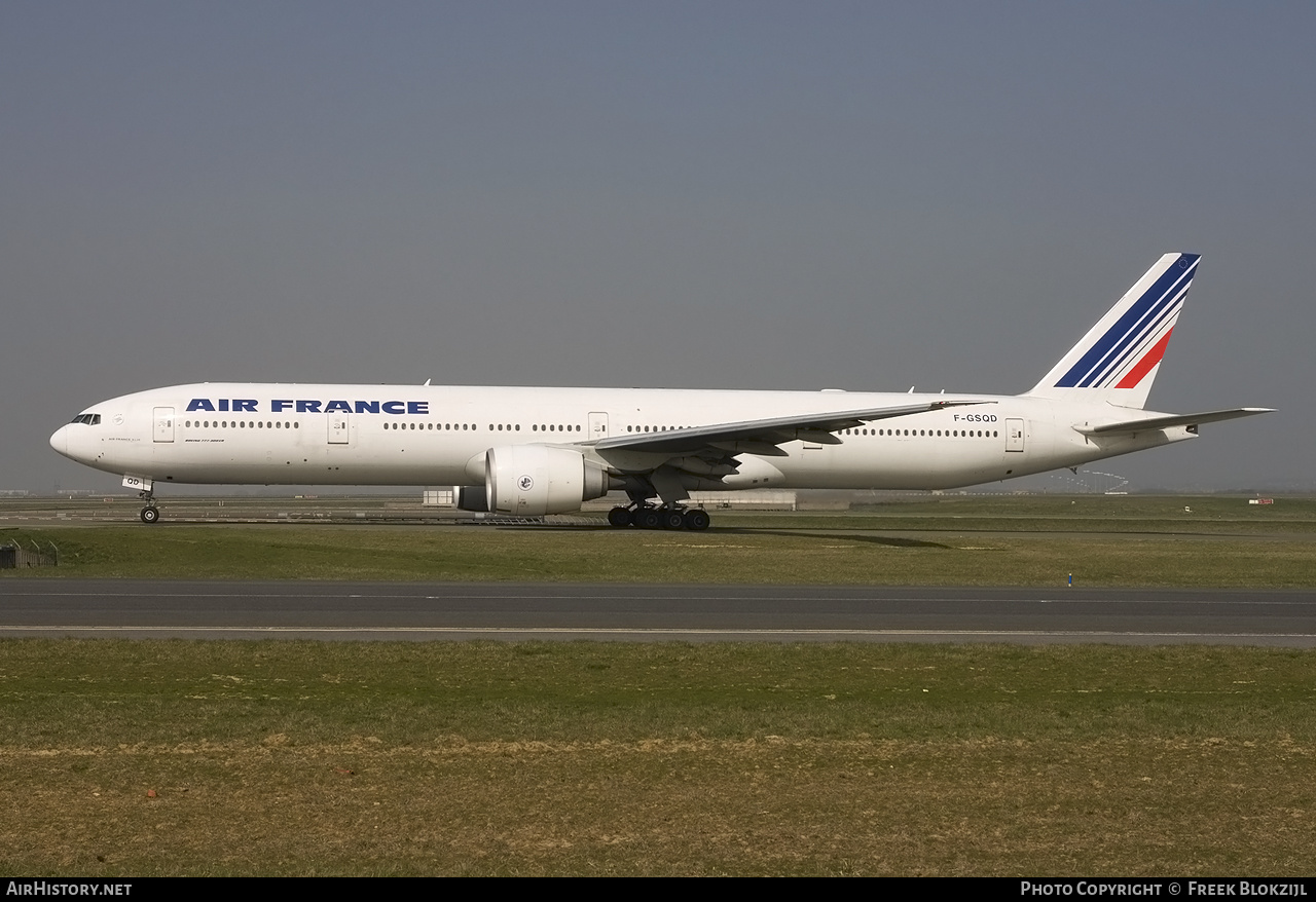 Aircraft Photo of F-GSQD | Boeing 777-328/ER | Air France | AirHistory.net #413245