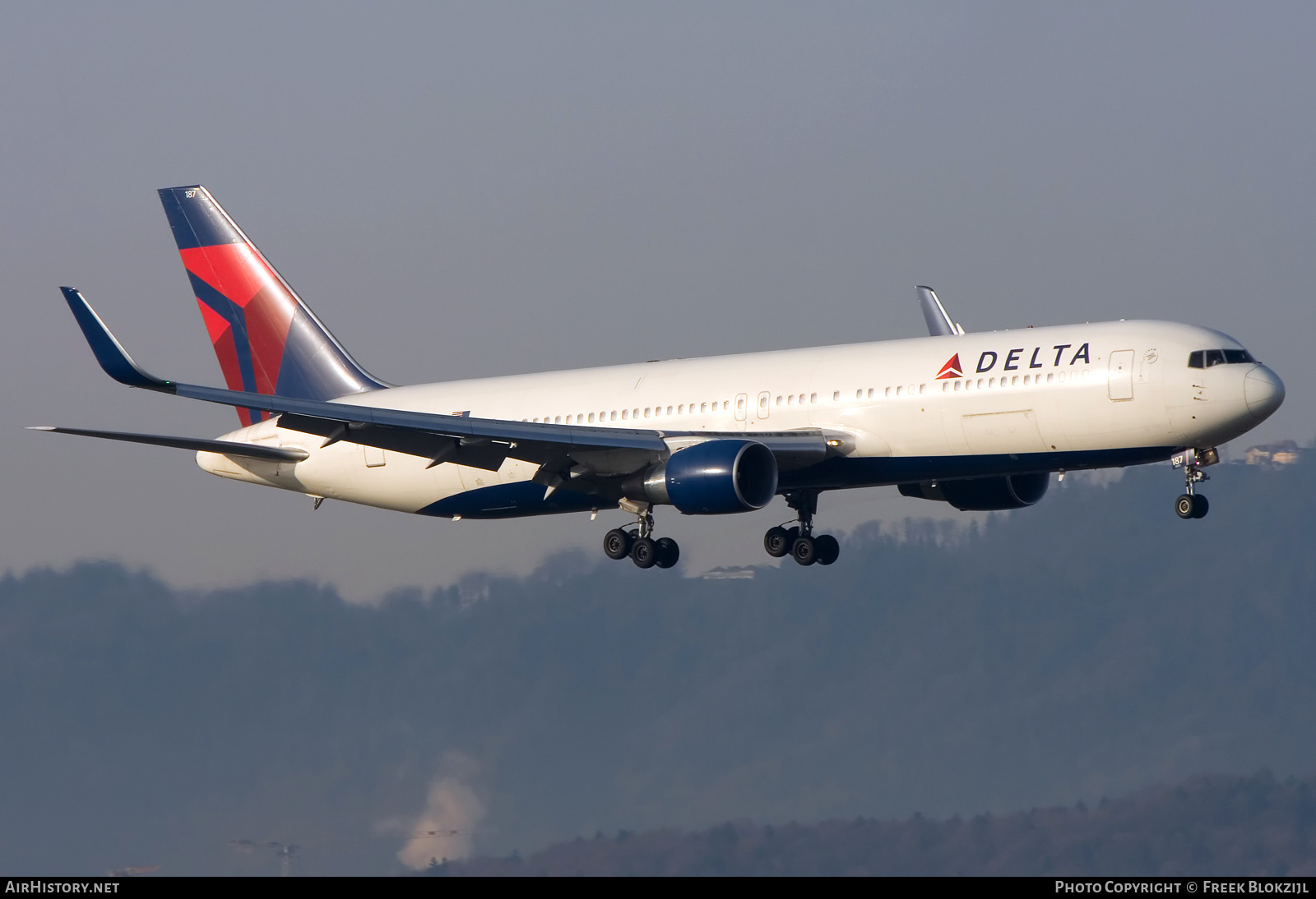 Aircraft Photo of N187DN | Boeing 767-332/ER | Delta Air Lines | AirHistory.net #413251