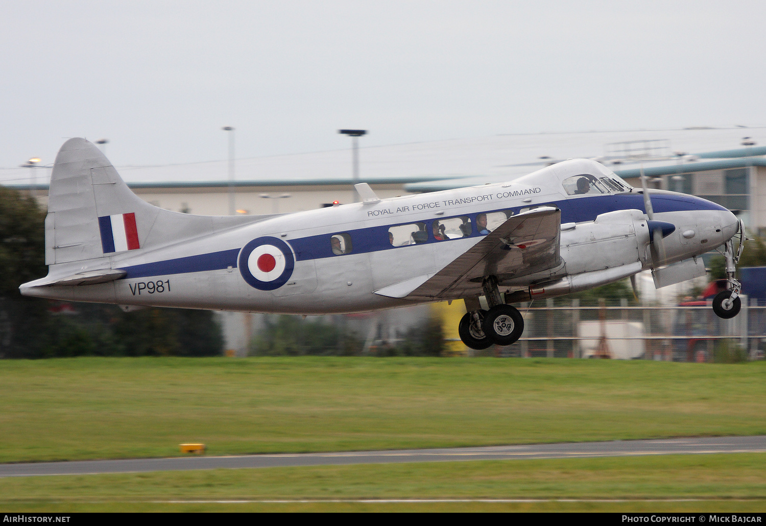 Aircraft Photo of G-DHDV / VP981 | De Havilland D.H. 104 Devon C2/2 | UK - Air Force | AirHistory.net #413257