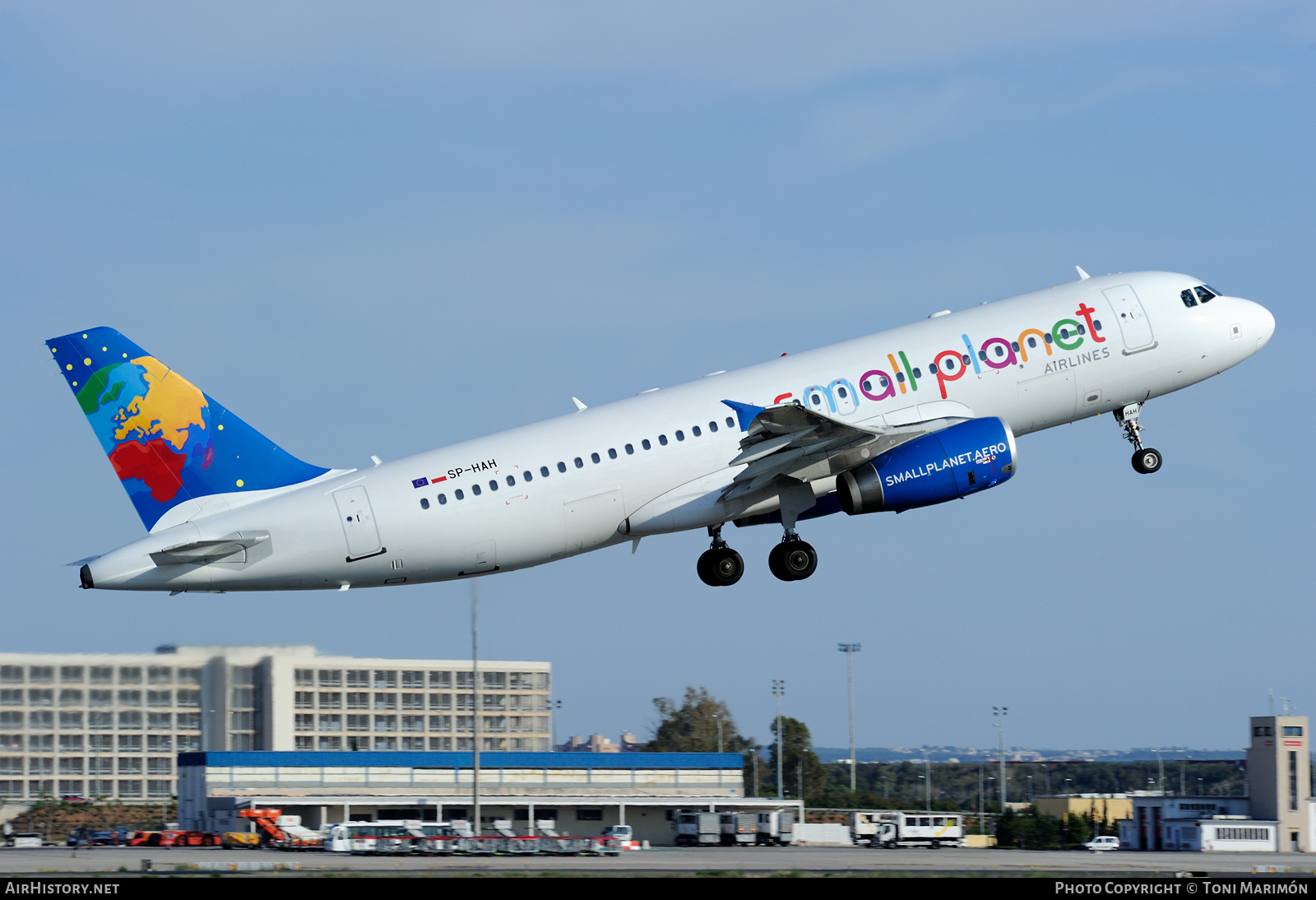 Aircraft Photo of SP-HAH | Airbus A320-233 | Small Planet Airlines | AirHistory.net #413351