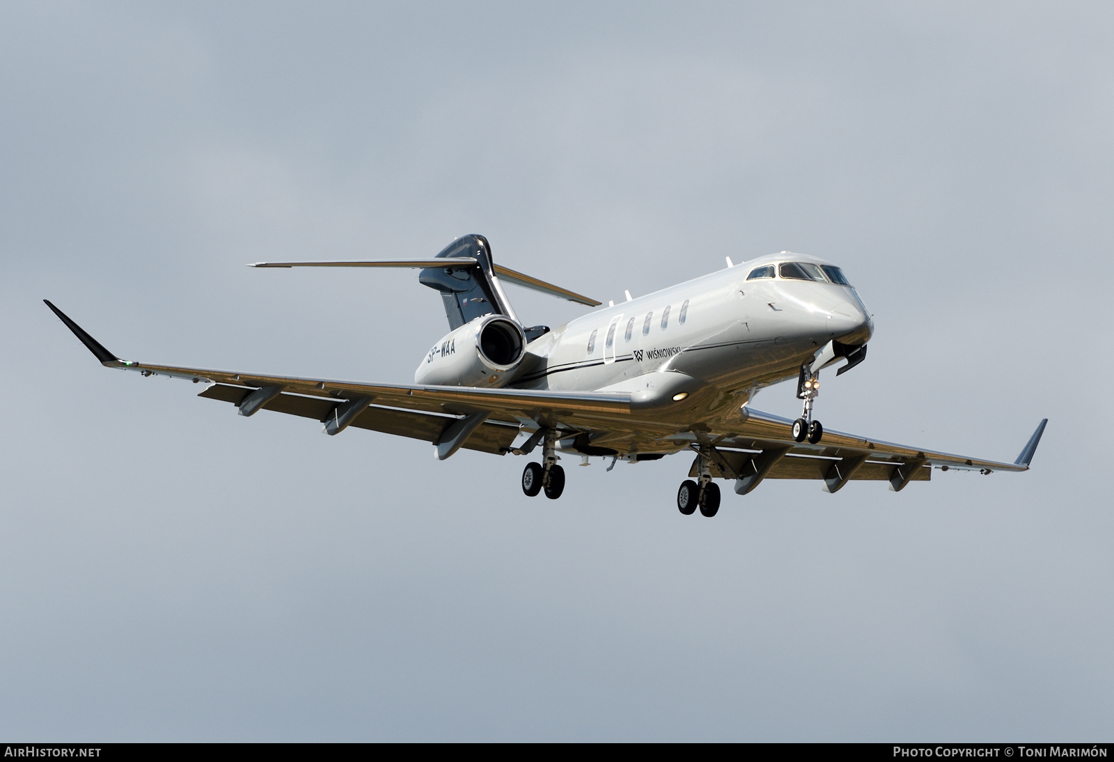 Aircraft Photo of SP-WAA | Bombardier Challenger 350 (BD-100-1A10) | Wiśniowski | AirHistory.net #413371