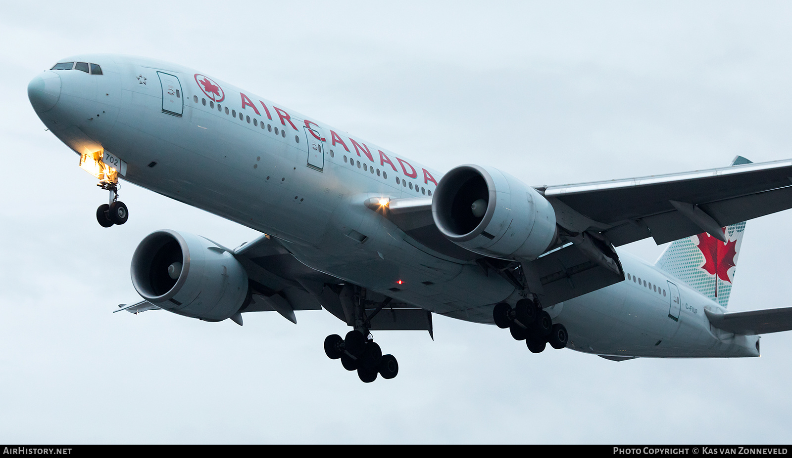 Aircraft Photo of C-FIUF | Boeing 777-233/LR | Air Canada | AirHistory.net #413409