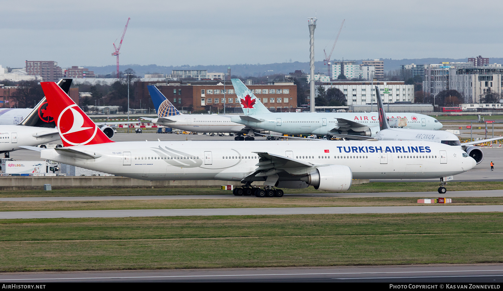 Aircraft Photo of TC-LKC | Boeing 777-3U8/ER | Turkish Airlines | AirHistory.net #413479