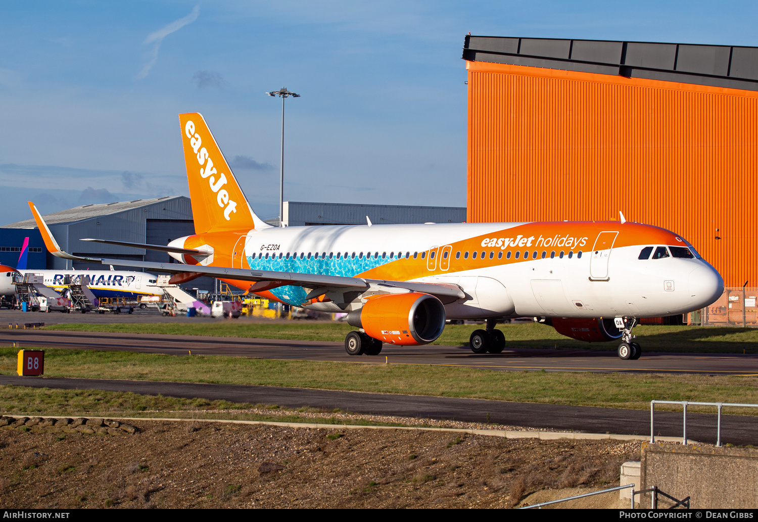 Aircraft Photo of G-EZOA | Airbus A320-214 | EasyJet | AirHistory.net #413593