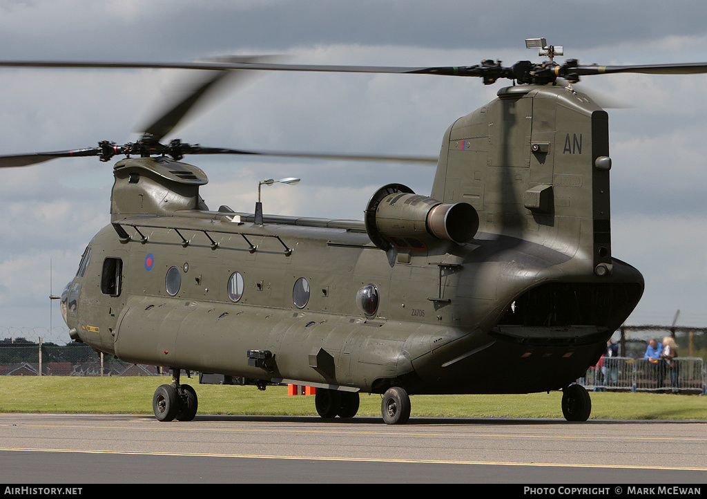 Aircraft Photo of ZA705 | Boeing Chinook HC2 (352) | UK - Air Force | AirHistory.net #413628