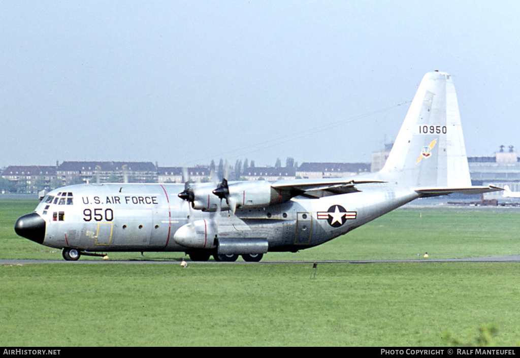 Aircraft Photo of 61-0950 / 10950 | Lockheed C-130B Hercules (L-282) | USA - Air Force | AirHistory.net #413635