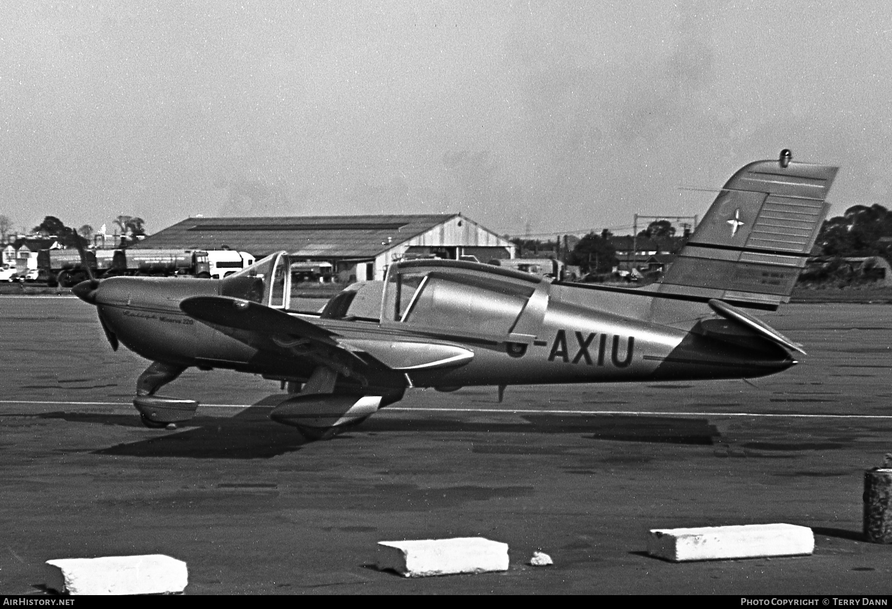 Aircraft Photo of G-AXIU | Socata MS-894A Rallye Minerva 220 | AirHistory.net #413659