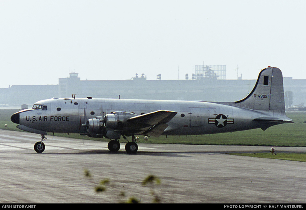 Aircraft Photo of 44-9051 / 0-49051 | Douglas C-54E Skymaster | USA - Air Force | AirHistory.net #413801