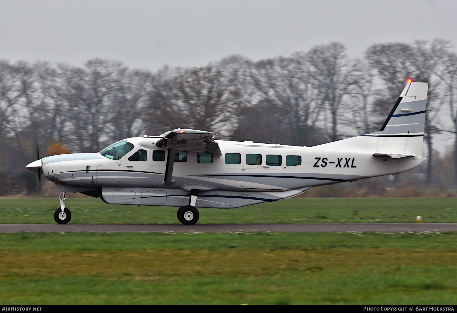 Aircraft Photo of ZS-XXL | Cessna 208B Grand Caravan | AirHistory.net #413805