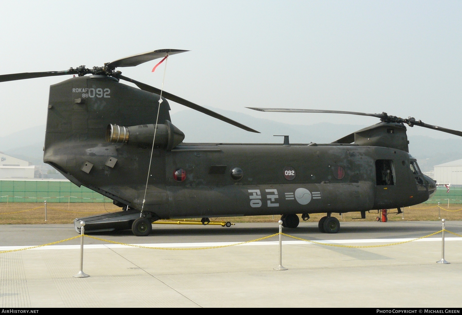 Aircraft Photo of 88-092 | Boeing CH-47D Chinook (414) | South Korea - Air Force | AirHistory.net #413832