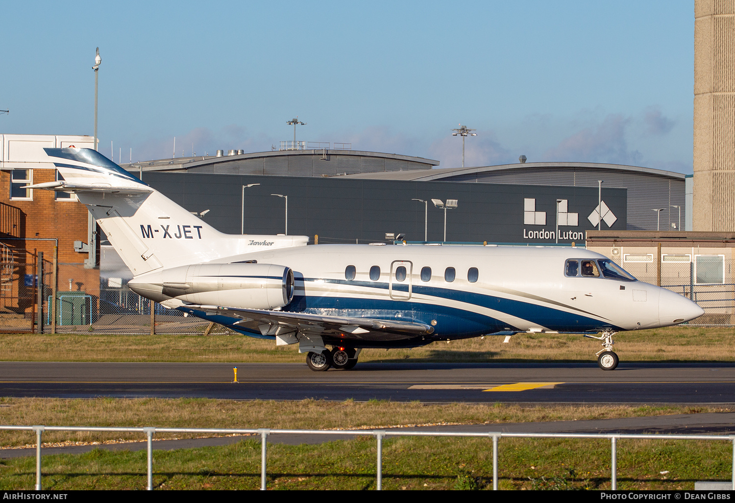 Aircraft Photo of M-XJET | Raytheon Hawker 800XP | AirHistory.net #413870