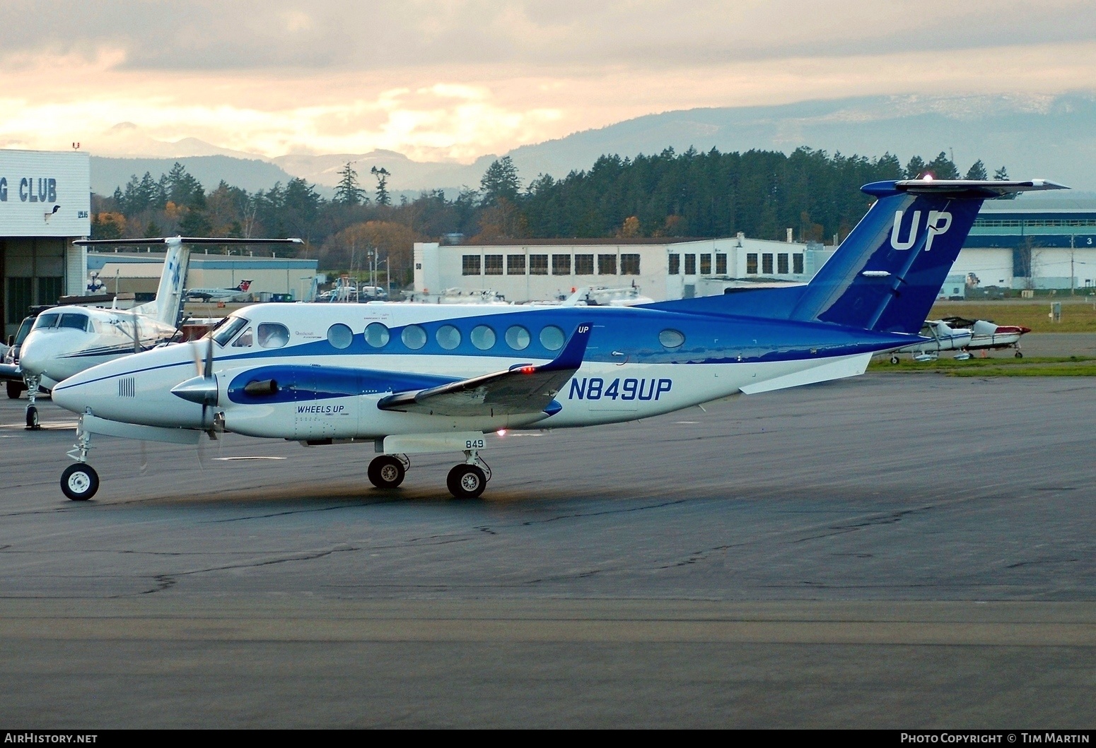Aircraft Photo of N849UP | Beechcraft 350i King Air (B300) | Wheels Up | AirHistory.net #413871