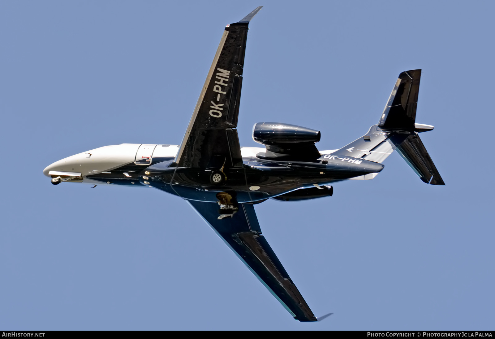 Aircraft Photo of OK-PHM | Embraer EMB-505 Phenom 300 | AirHistory.net #414012