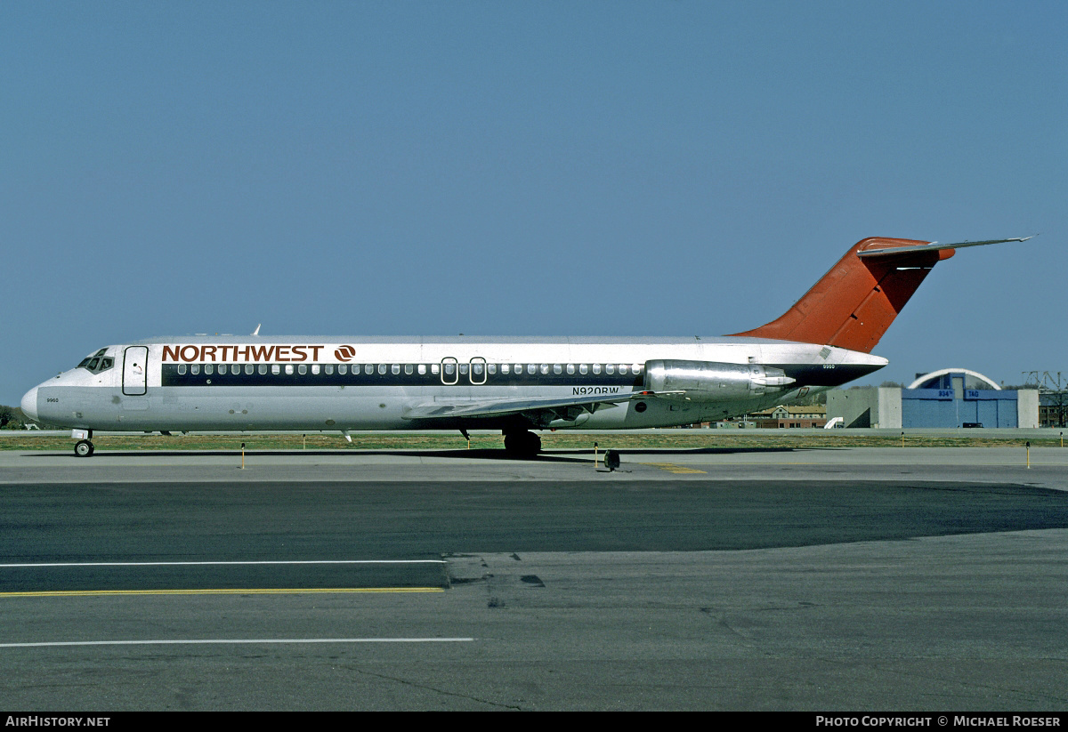 Aircraft Photo of N920RW | McDonnell Douglas DC-9-31 | Northwest Airlines | AirHistory.net #414028