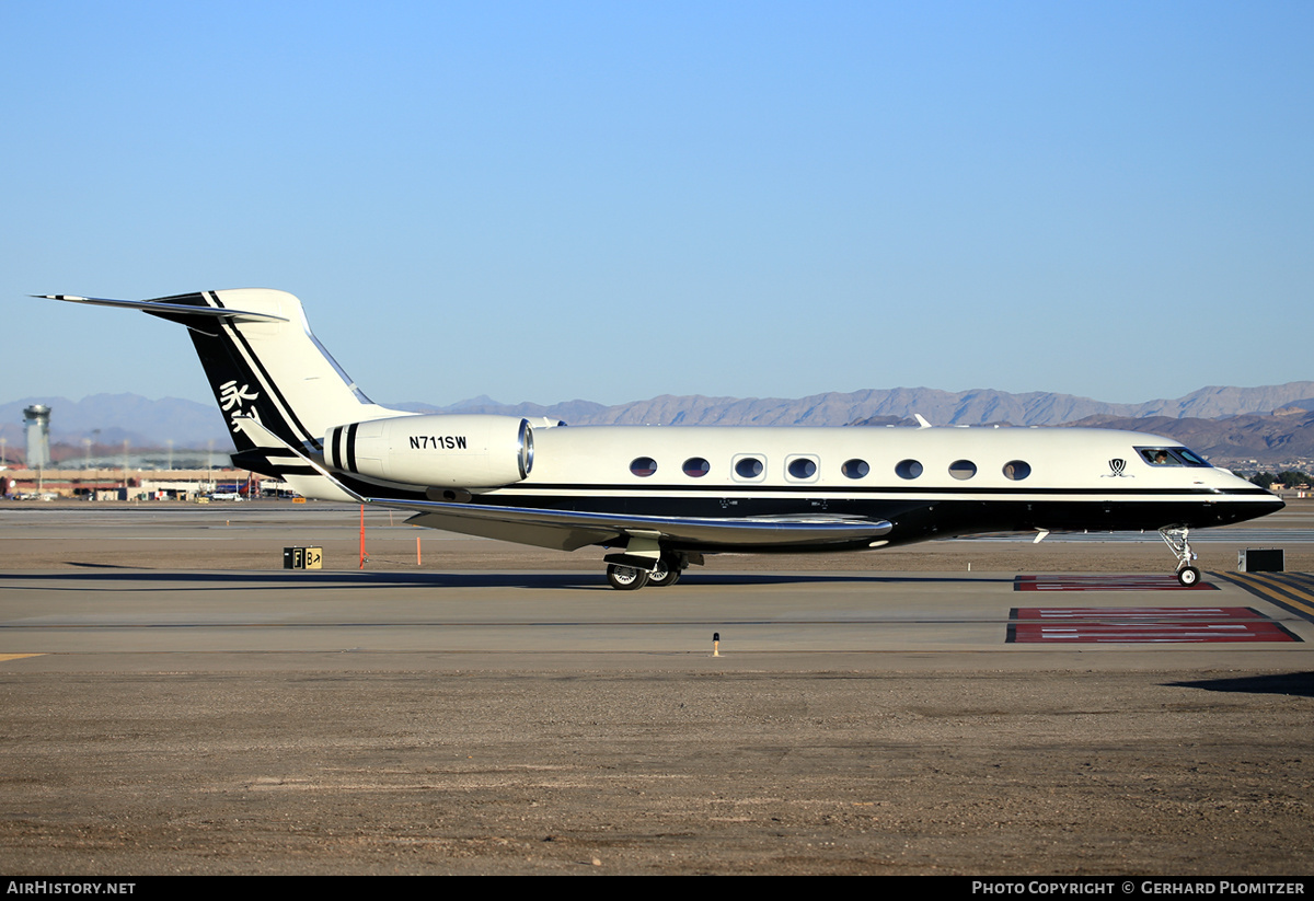 Aircraft Photo of N711SW | Gulfstream Aerospace G650 (G-VI) | Wynn Resorts | AirHistory.net #414367