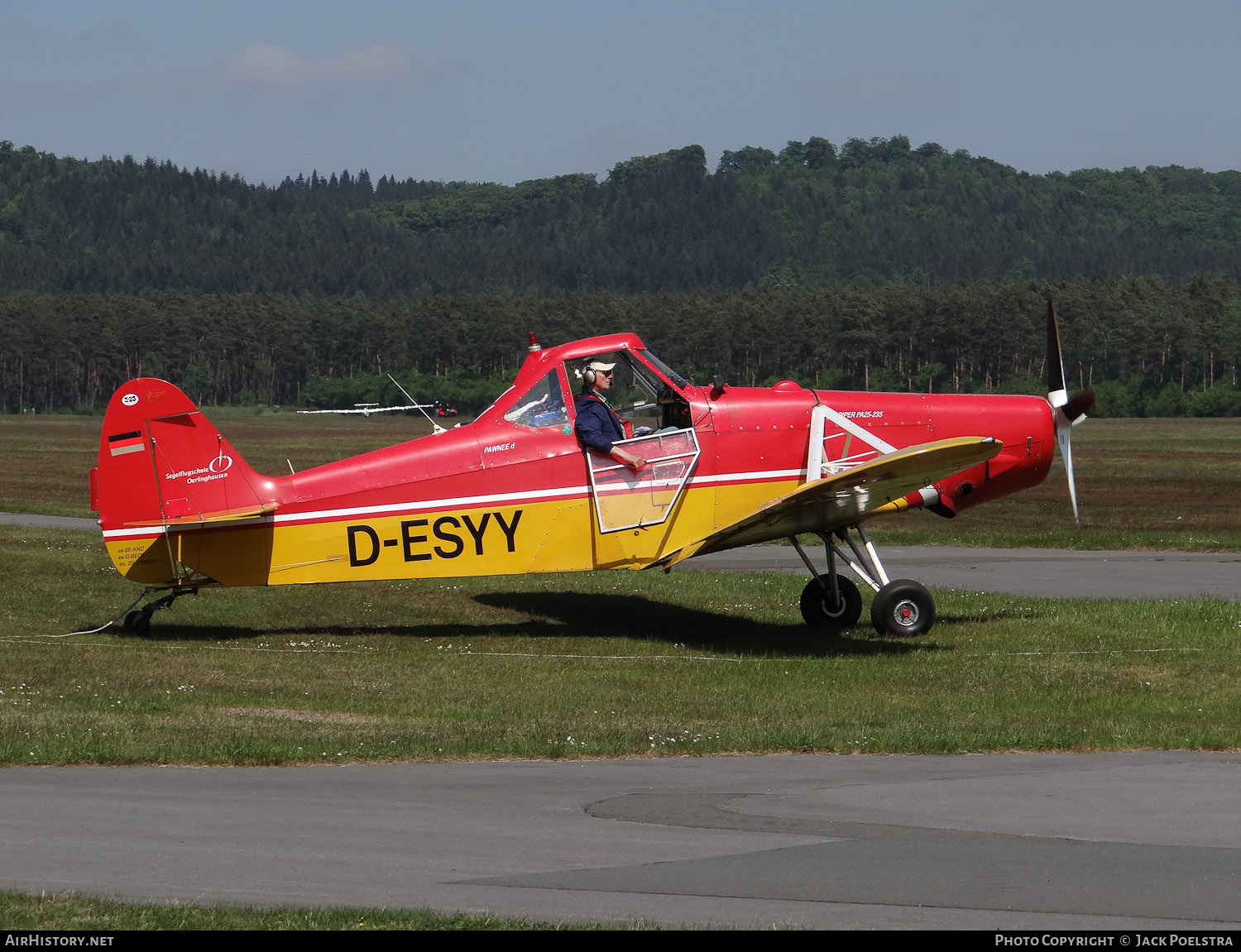 Aircraft Photo of D-ESYY | Piper PA-25-235 Pawnee D | Segelflugschule Oerlinghausen | AirHistory.net #414372