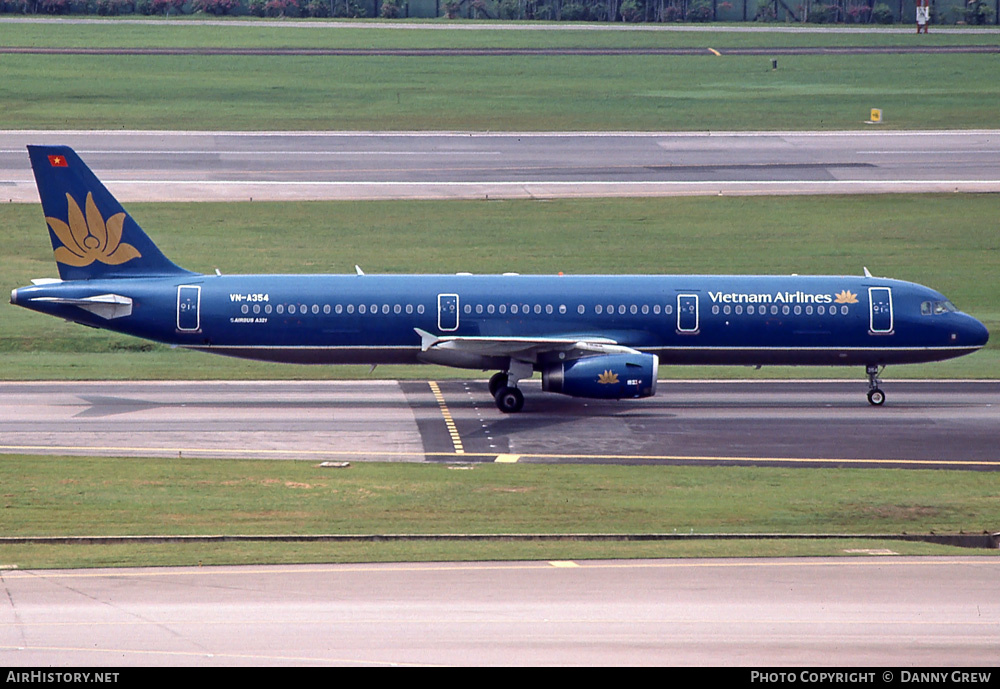 Aircraft Photo of VN-A354 | Airbus A321-231 | Vietnam Airlines | AirHistory.net #414409