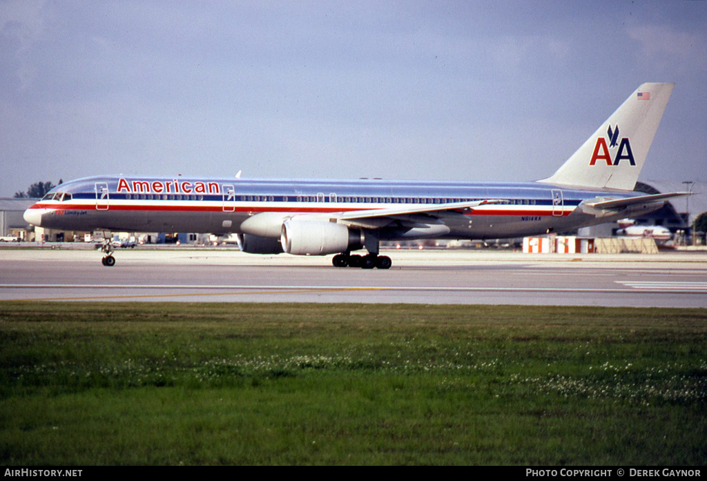 Aircraft Photo of N614AA | Boeing 757-223 | American Airlines | AirHistory.net #414457