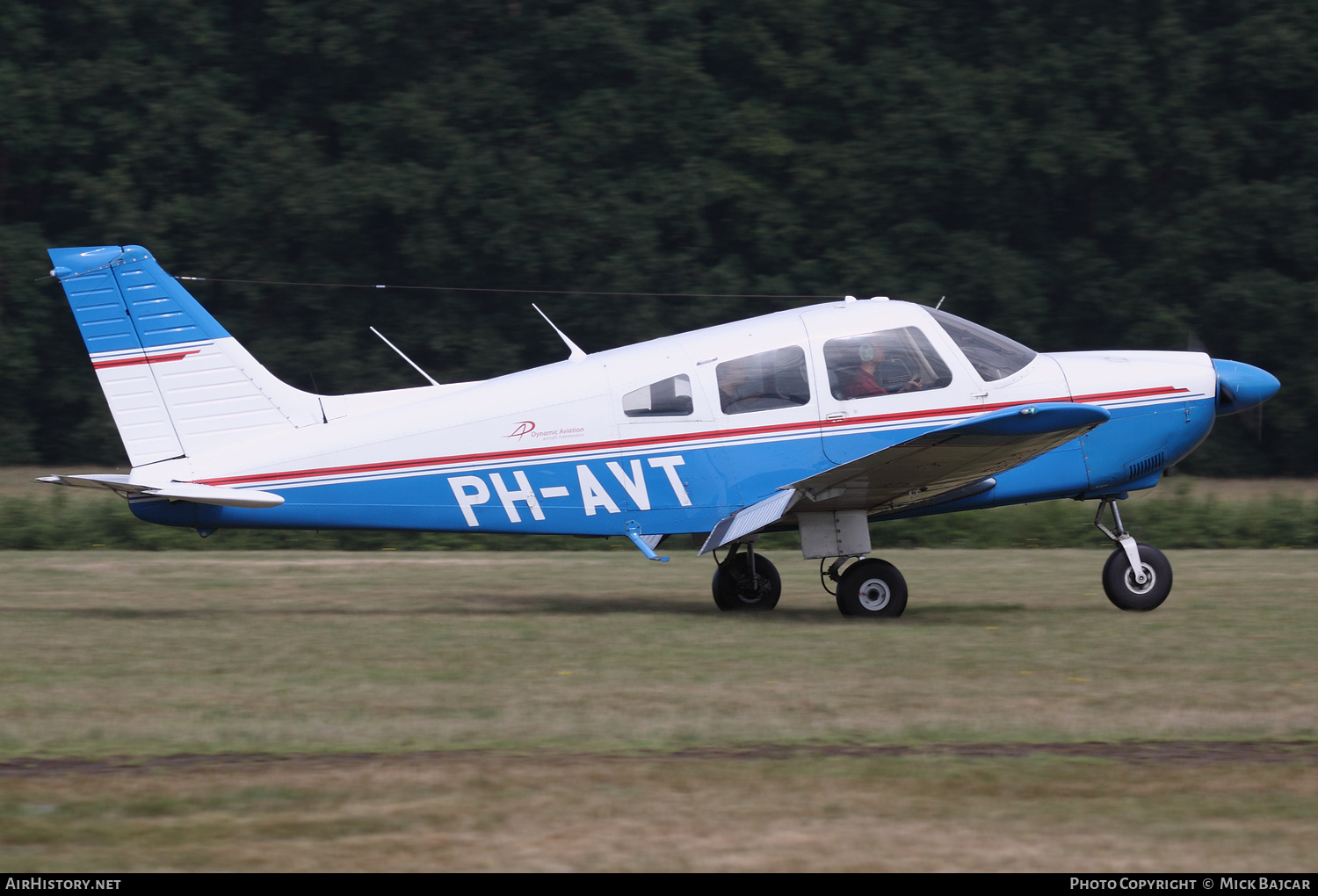 Aircraft Photo of PH-AVT | Piper PA-28-181 Archer II | Dynamic Aviation | AirHistory.net #414533