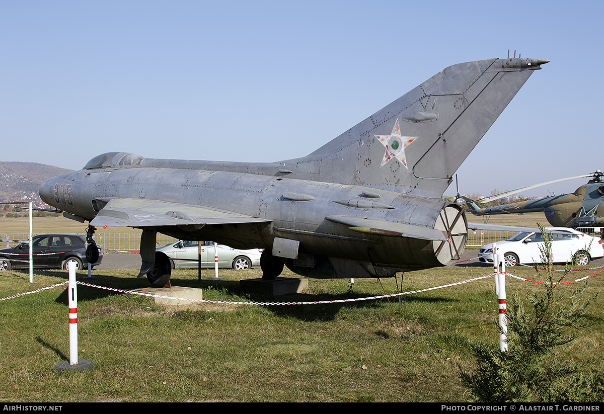 Aircraft Photo of 305 | Mikoyan-Gurevich MiG-21F-13 | Hungary - Air Force | AirHistory.net #414558