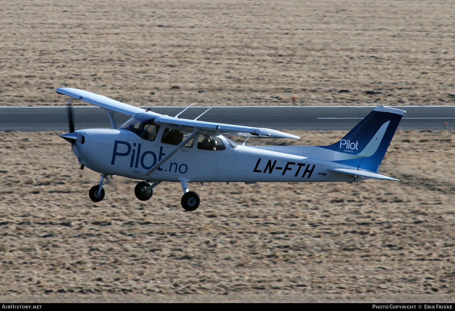 Aircraft Photo of LN-FTH | Cessna 172S Skyhawk SP | Pilot Flyskole | AirHistory.net #414660