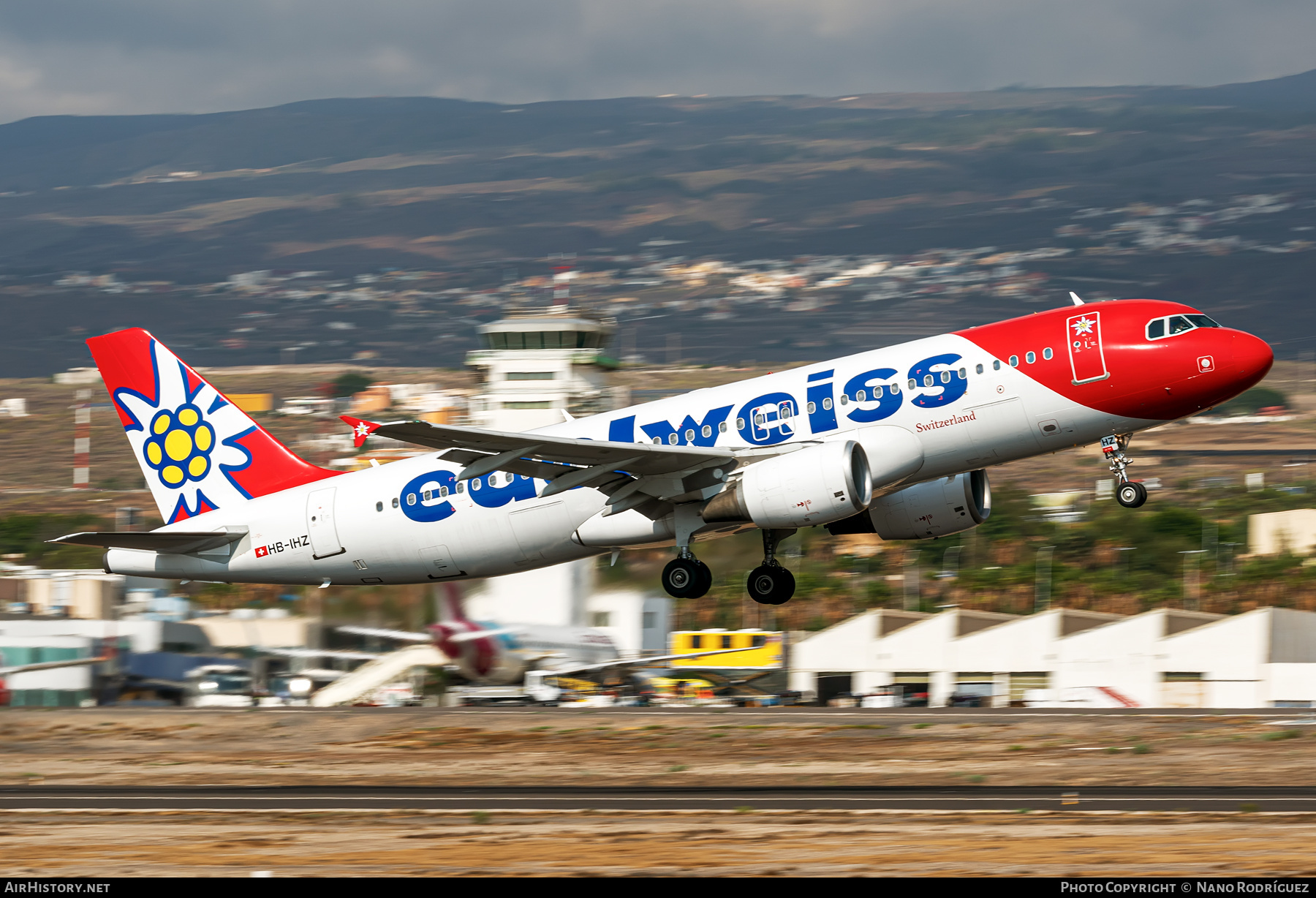 Aircraft Photo of HB-IHZ | Airbus A320-214 | Edelweiss Air | AirHistory.net #414692