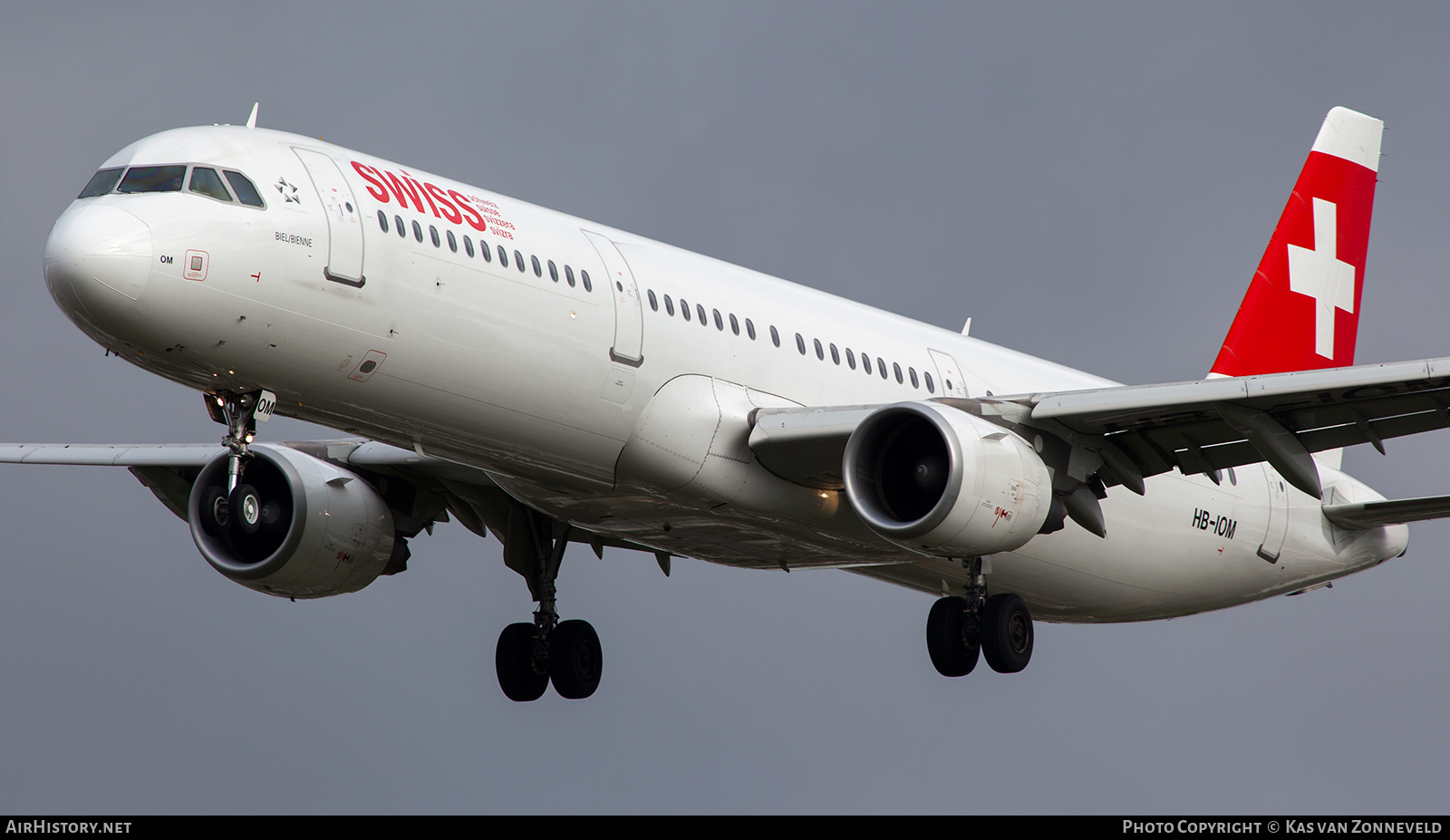 Aircraft Photo of HB-IOM | Airbus A321-212 | Swiss International Air Lines | AirHistory.net #414793