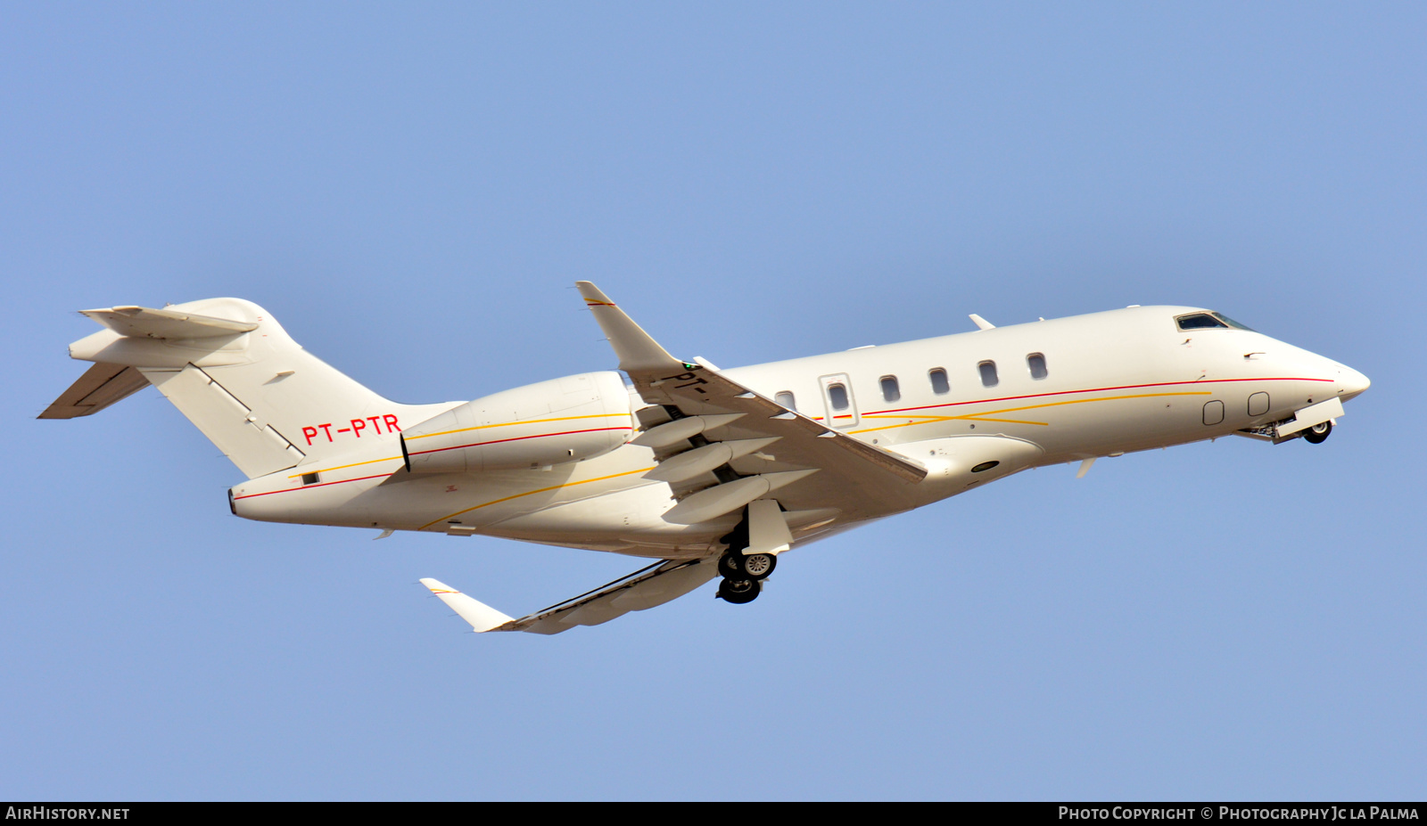 Aircraft Photo of PT-PTR | Bombardier Challenger 350 (BD-100-1A10) | AirHistory.net #415099