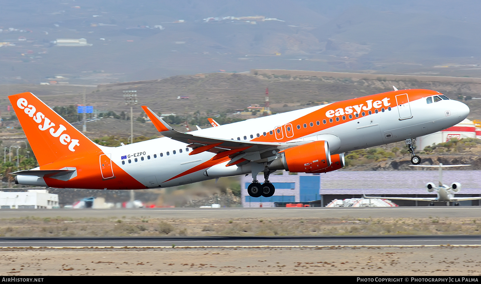 Aircraft Photo of G-EZPO | Airbus A320-214 | EasyJet | AirHistory.net #415101