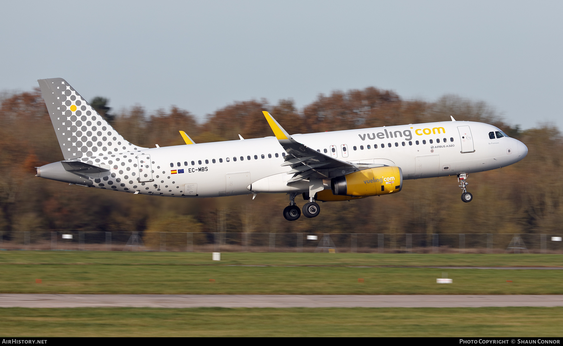 Aircraft Photo of EC-MBS | Airbus A320-214 | Vueling Airlines | AirHistory.net #415183