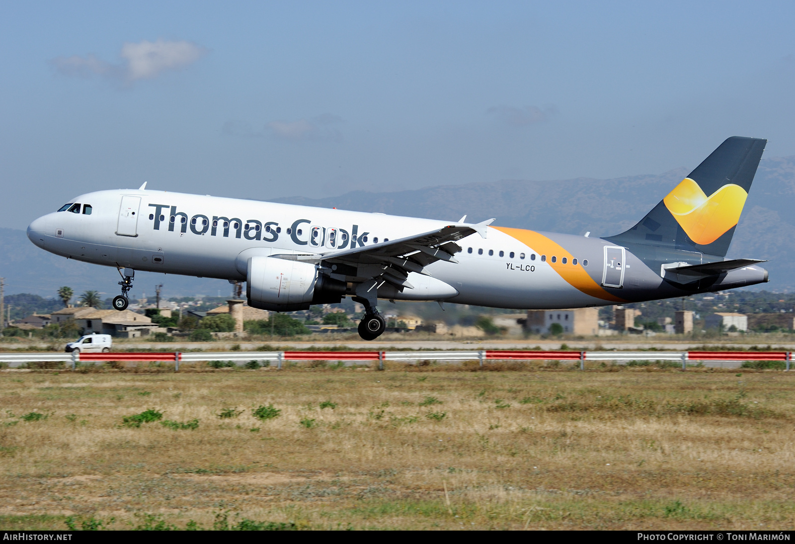 Aircraft Photo of YL-LCO | Airbus A320-214 | Thomas Cook Airlines | AirHistory.net #415269