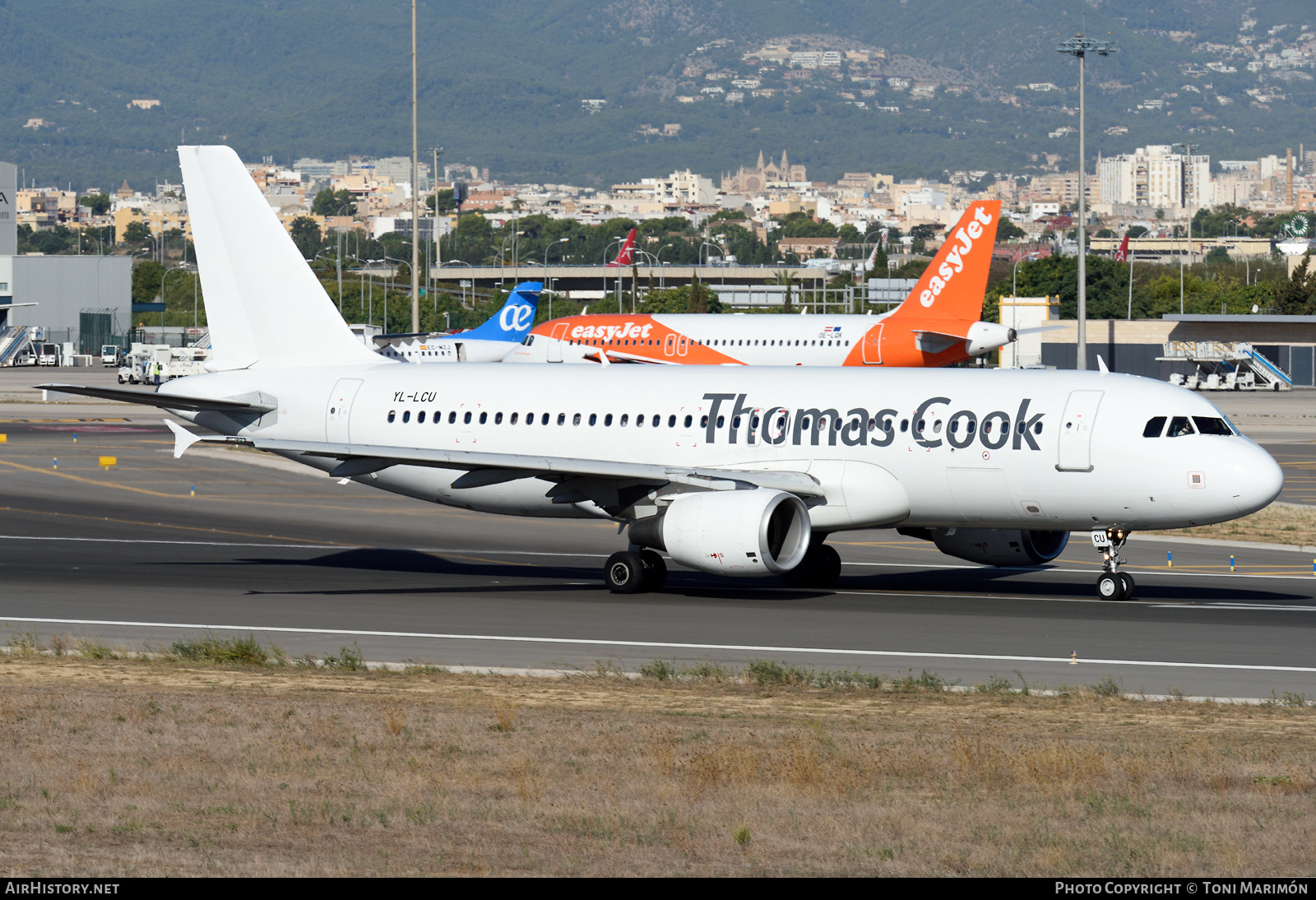 Aircraft Photo of YL-LCU | Airbus A320-214 | Thomas Cook Airlines | AirHistory.net #415283