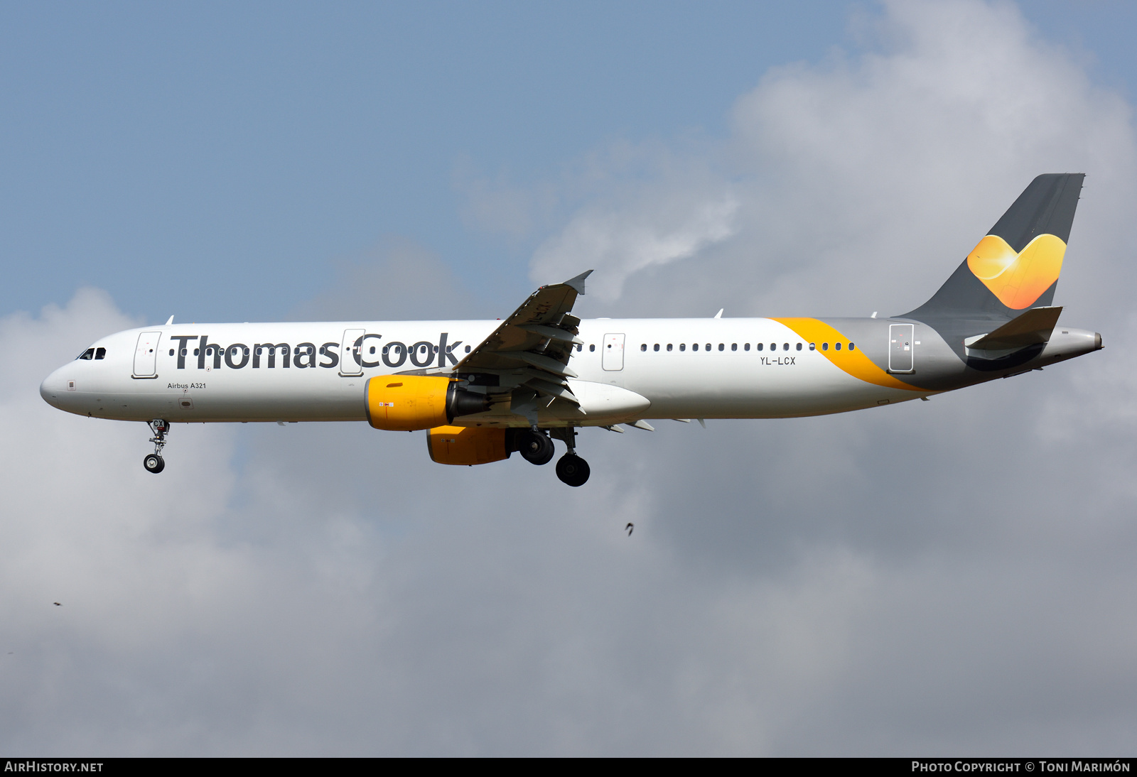 Aircraft Photo of YL-LCX | Airbus A321-211 | Thomas Cook Airlines | AirHistory.net #415284