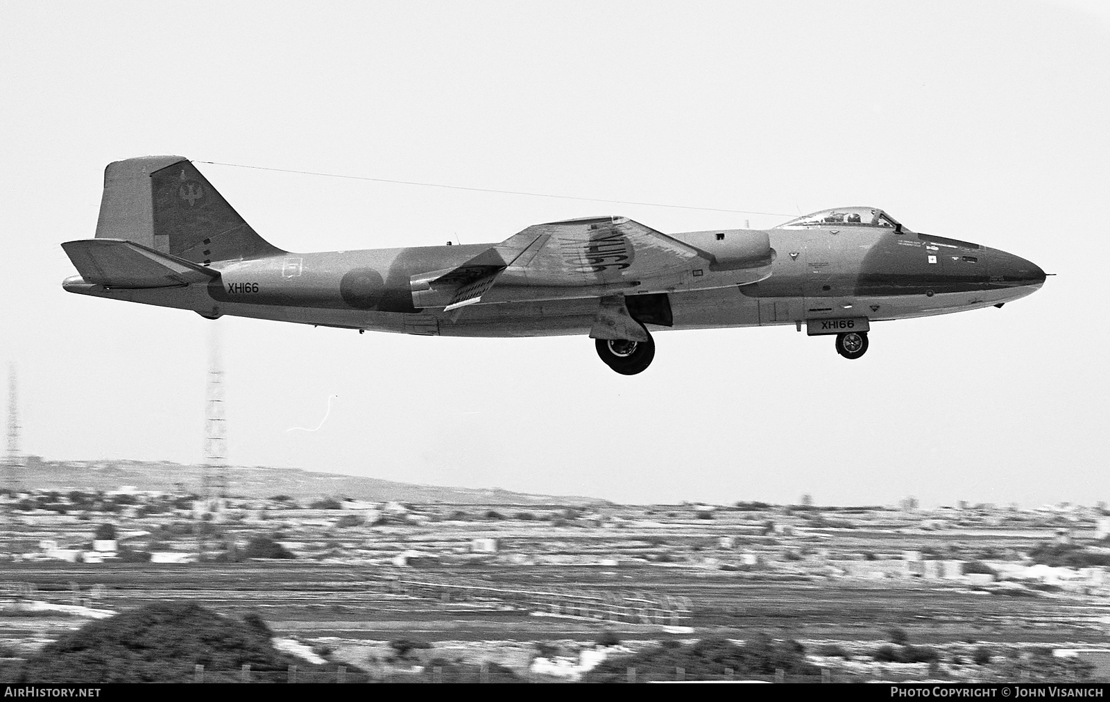 Aircraft Photo of XH166 | English Electric Canberra PR9 | UK - Air Force | AirHistory.net #415315