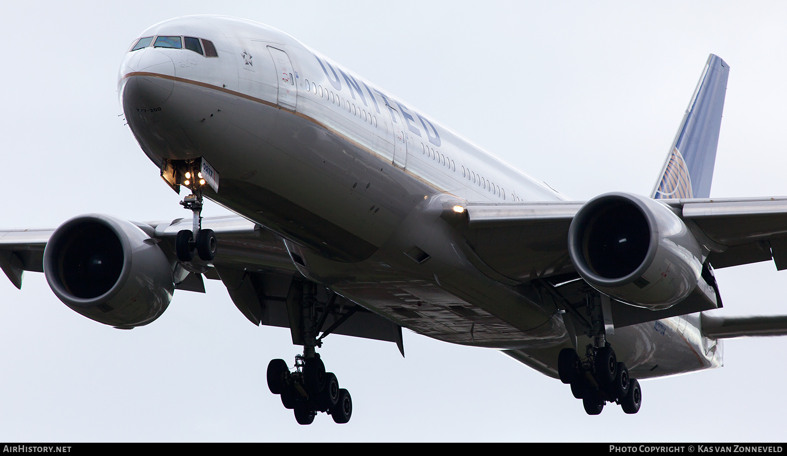 Aircraft Photo of N217UA | Boeing 777-222/ER | United Airlines | AirHistory.net #415340