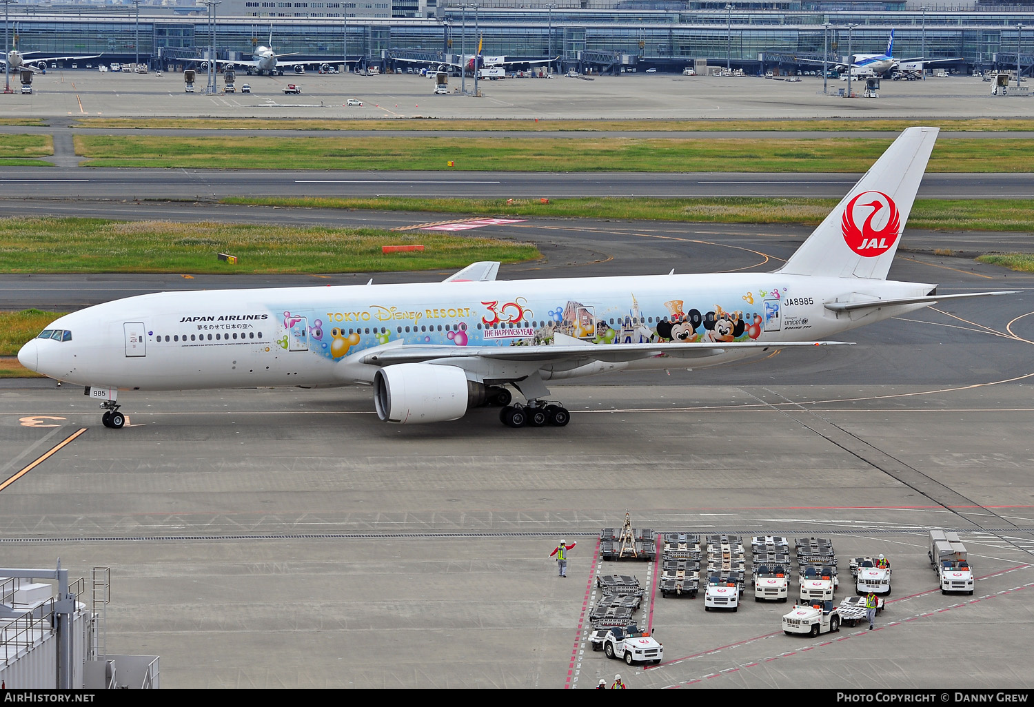 Aircraft Photo of JA8985 | Boeing 777-246 | Japan Airlines - JAL | AirHistory.net #415364