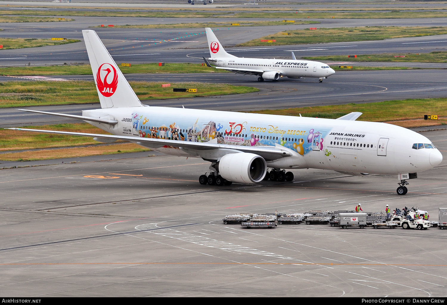 Aircraft Photo of JA8985 | Boeing 777-246 | Japan Airlines - JAL | AirHistory.net #415366