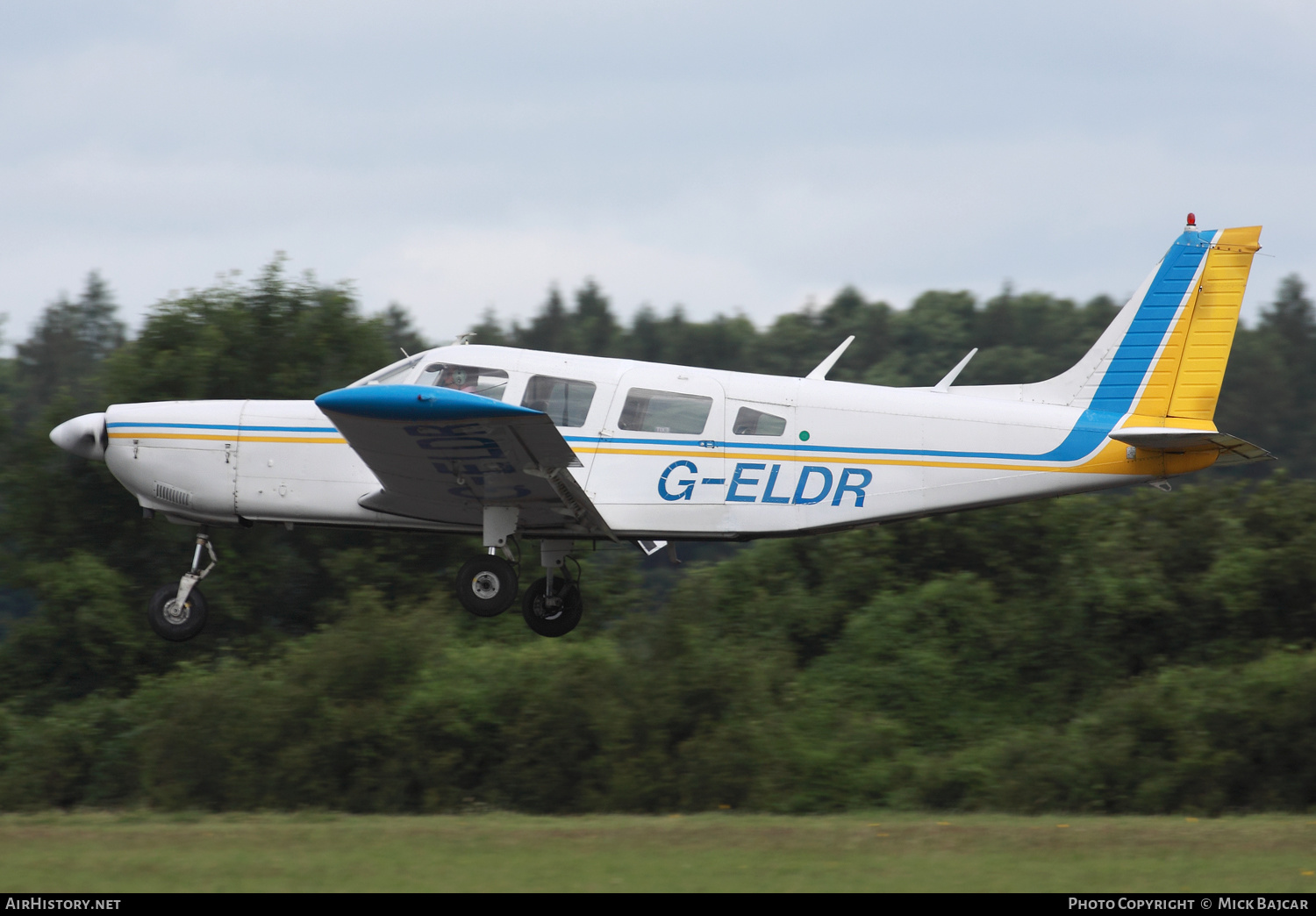 Aircraft Photo of G-ELDR | Piper PA-32-260 Cherokee Six | AirHistory.net #415389