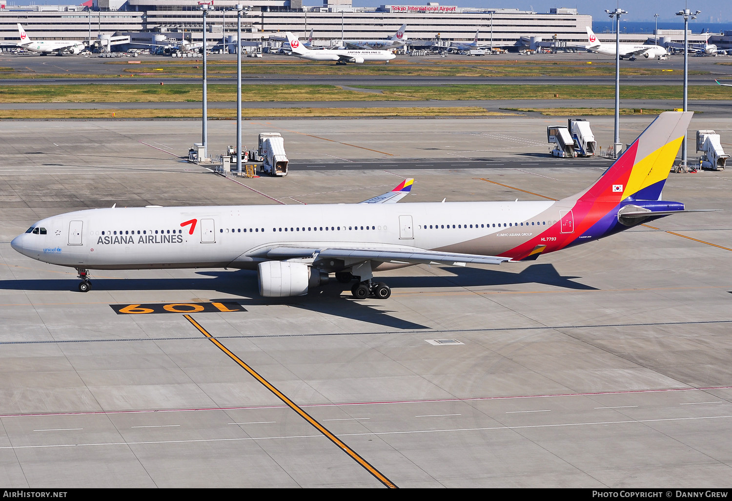 Aircraft Photo of HL7793 | Airbus A330-323E | Asiana Airlines | AirHistory.net #415414