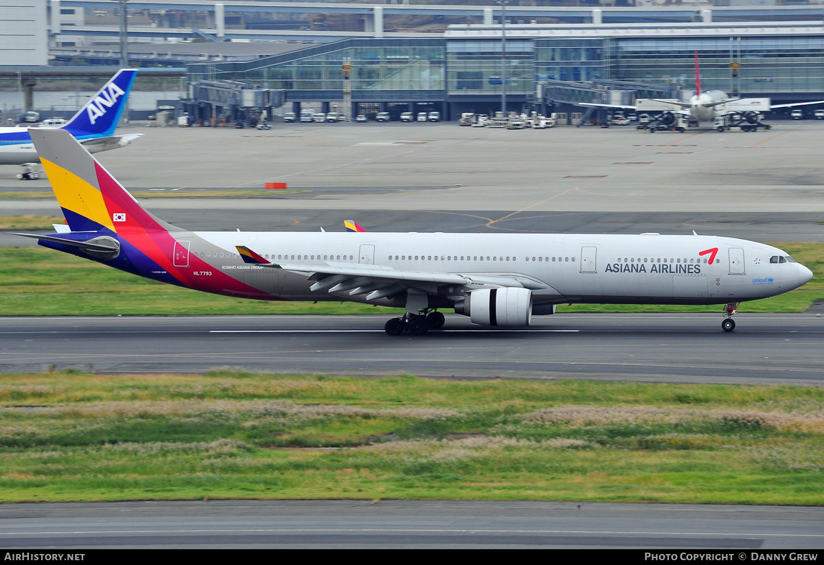 Aircraft Photo of HL7793 | Airbus A330-323E | Asiana Airlines | AirHistory.net #415439