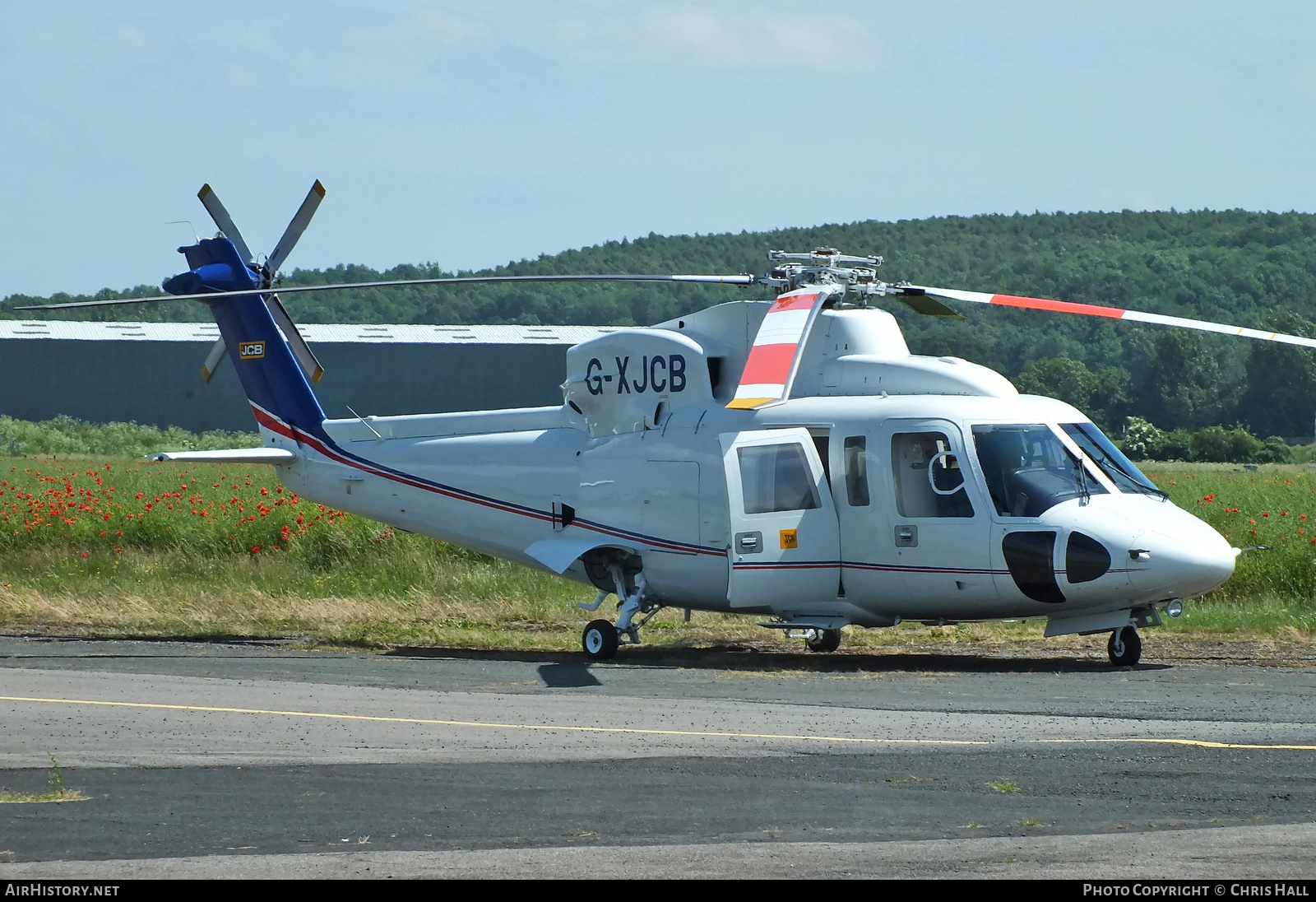 Aircraft Photo of G-XJCB | Sikorsky S-76C | JCB - J.C. Bamford Excavators | AirHistory.net #415453