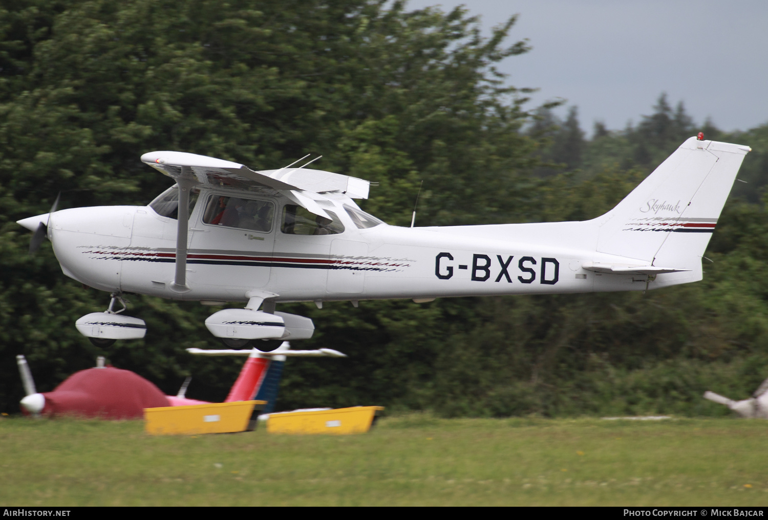 Aircraft Photo of G-BXSD | Cessna 172R Skyhawk | AirHistory.net #415472